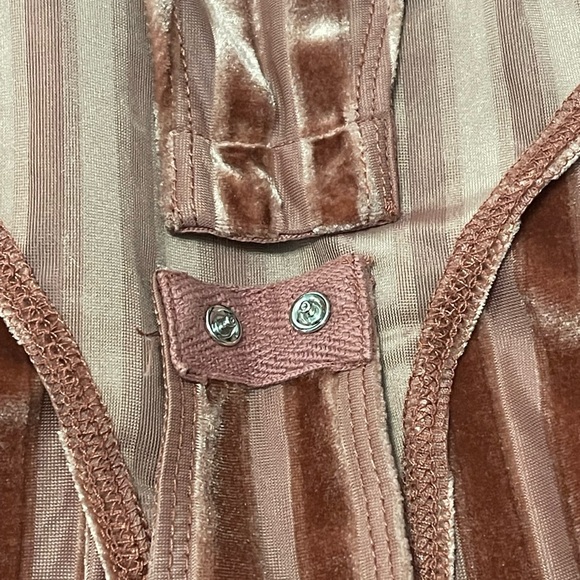 Spaghetti trap bodysuit - Picture 4 of 5